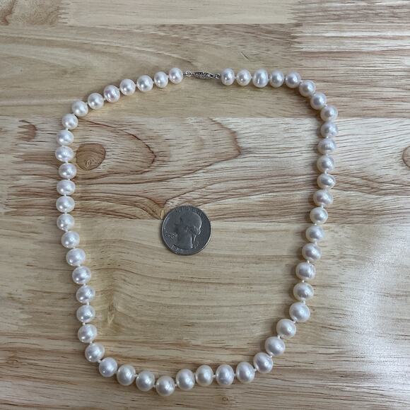Cultured Freshwater Pearl Necklace 18” 14K Gold Clasp White Classic 7–8mm - Picture 6 of 9